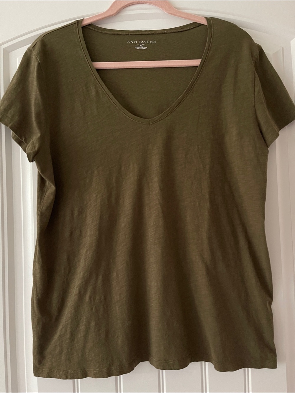 Ann Taylor Factory Olive Green V Neck T Shirt XL